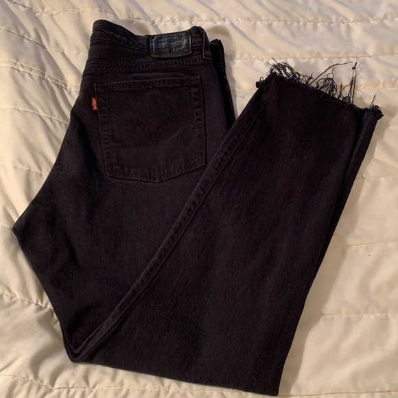 Levi’s Wedgie Fit Jeans in Black Desert Distressed Denim Size 30 - Picture 4 of 17